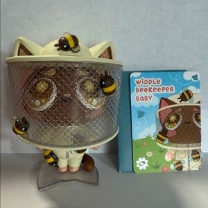 Kaleidos Creative- Widdle Baby Big Workd Figurine